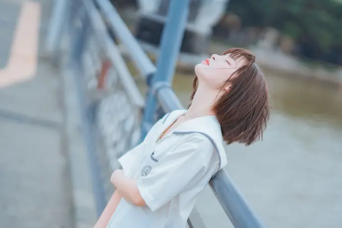 玩家沉迷乱斗英雄场景